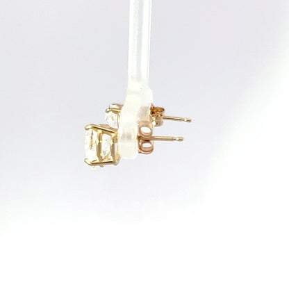 Elegantes pendientes de oro amarillo de 14 quilates con circonita cúbica en forma de corazón