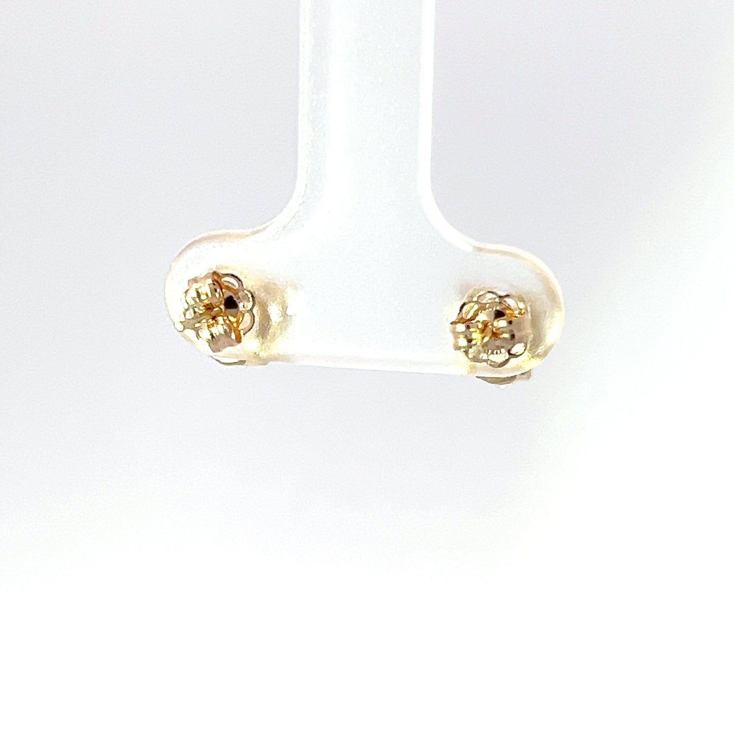 Elegantes pendientes de oro amarillo de 14 quilates con circonita cúbica en forma de corazón
