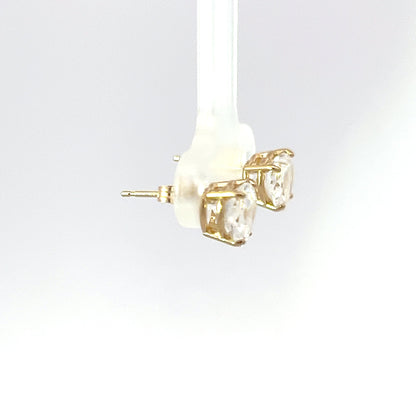 Elegantes pendientes de oro amarillo de 14 quilates con circonita cúbica en forma de corazón