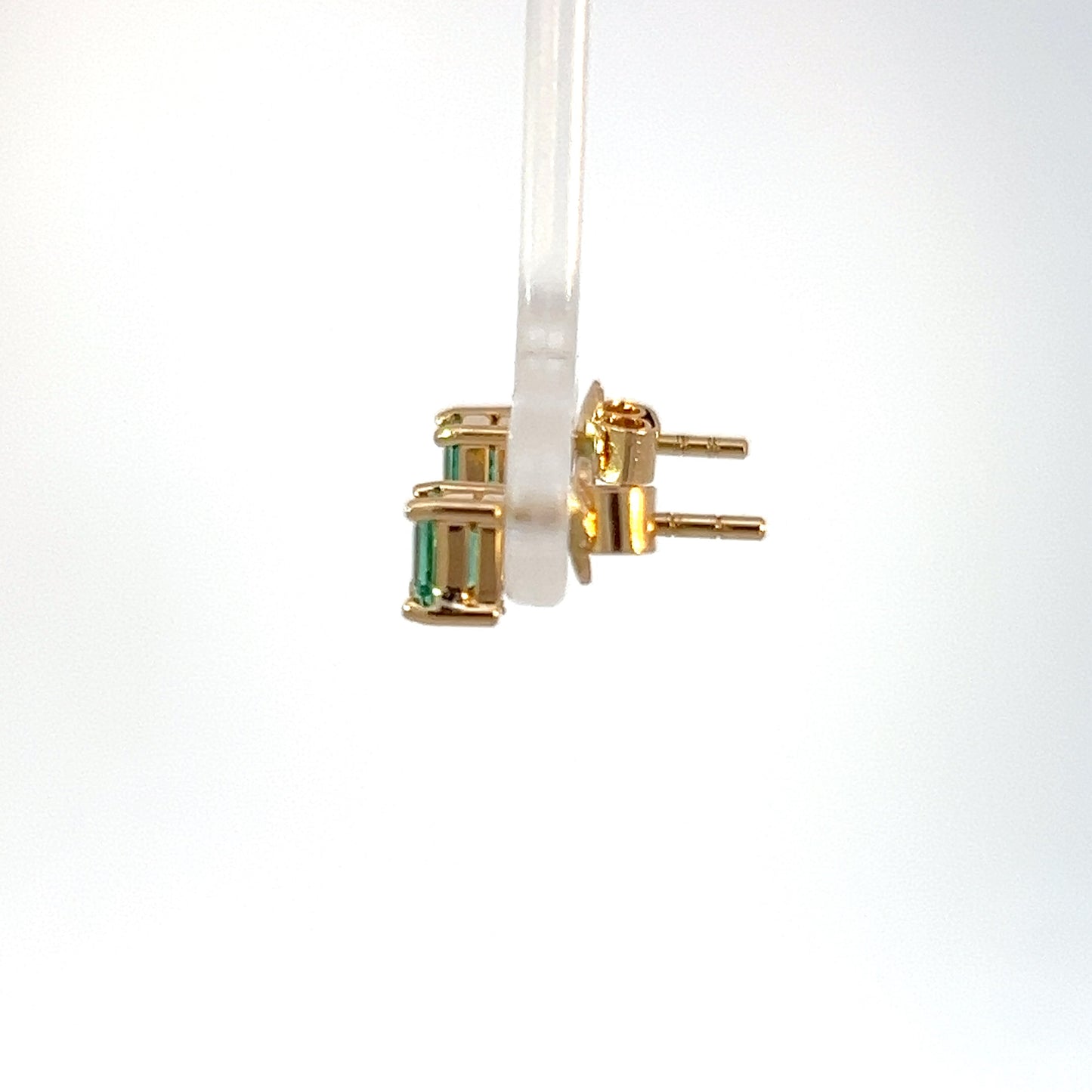 Elegantes pendientes de oro amarillo de 18 quilates con esmeraldas colombianas de talla cuadrada