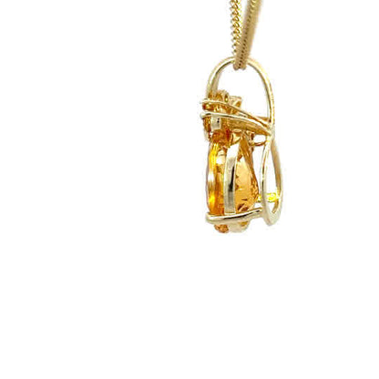 Collar con colgante de citrino y oro amarillo de 14K