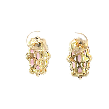 Elegantes pendientes durmientes en oro amarillo de 14 quilates con circonitas cúbicas rosas y diamantes.
