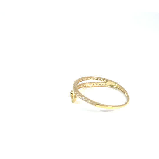 Elegante anillo multi-piedra de oro amarillo de 10K con circonitas cúbicas