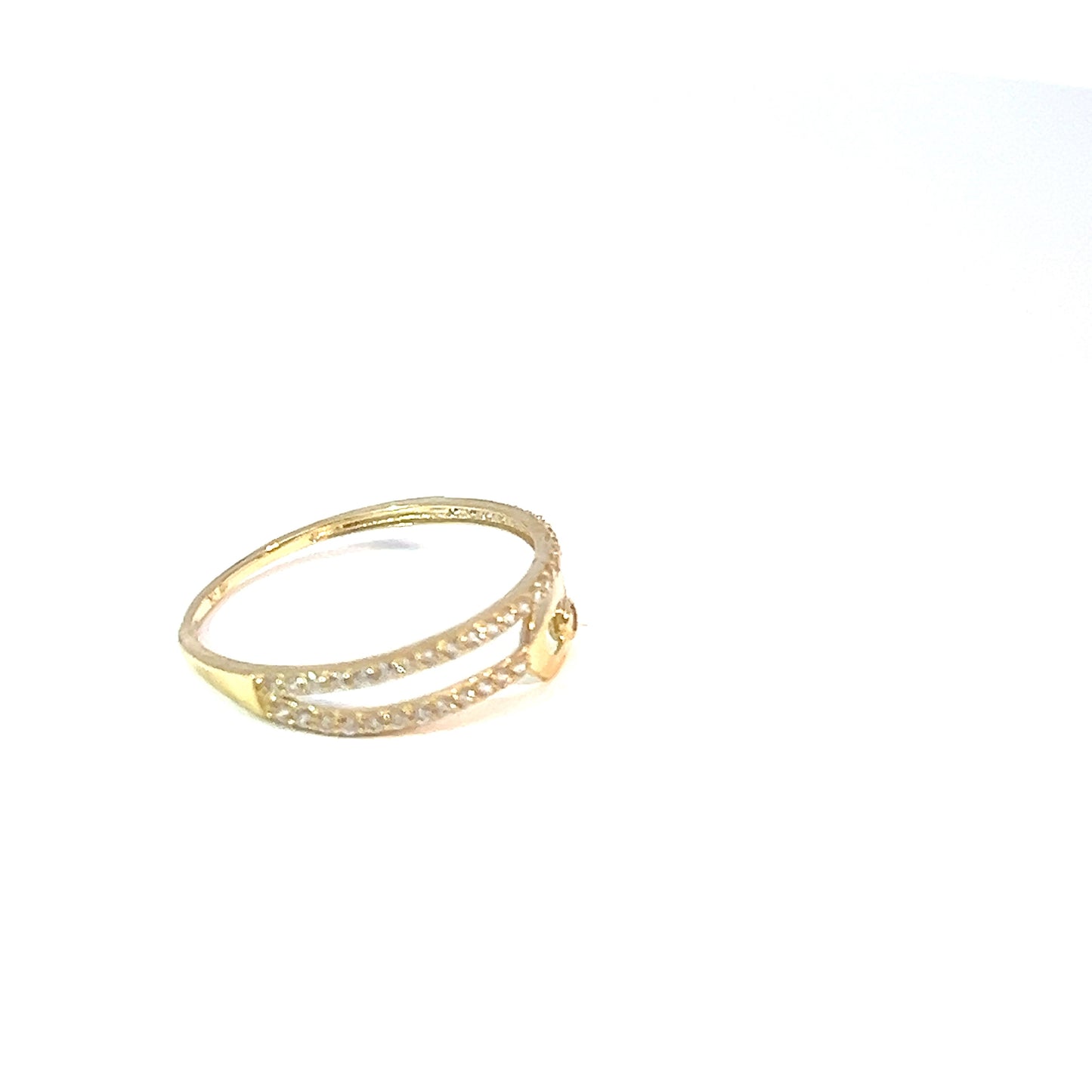 Elegante anillo multi-piedra de oro amarillo de 10K con circonitas cúbicas