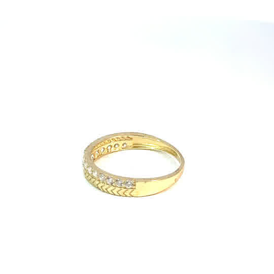 Anillo de múltiples gemas en oro amarillo de 10K con circonitas cúbicas