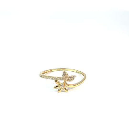 Anillo de oro amarillo de 10K con circonitas cúbicas de talla brillante redonda