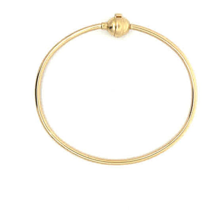 Elegant Bangle bracelet in yellow gold, minimalist design