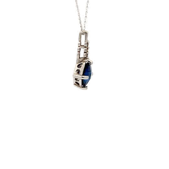 Colgante de oro blanco de 10 quilates con circonitas azules cuadradas