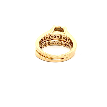 Anillo de compromiso de oro amarillo de 14k con diamante de talla brillante