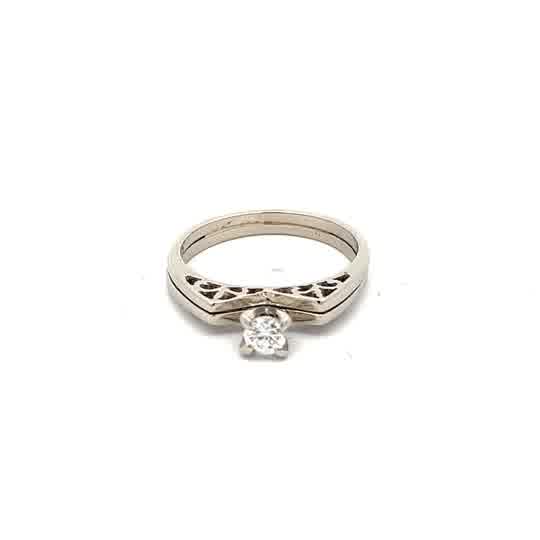 Anillo clásico de oro blanco de 14k con diamante natural de talla brillante
