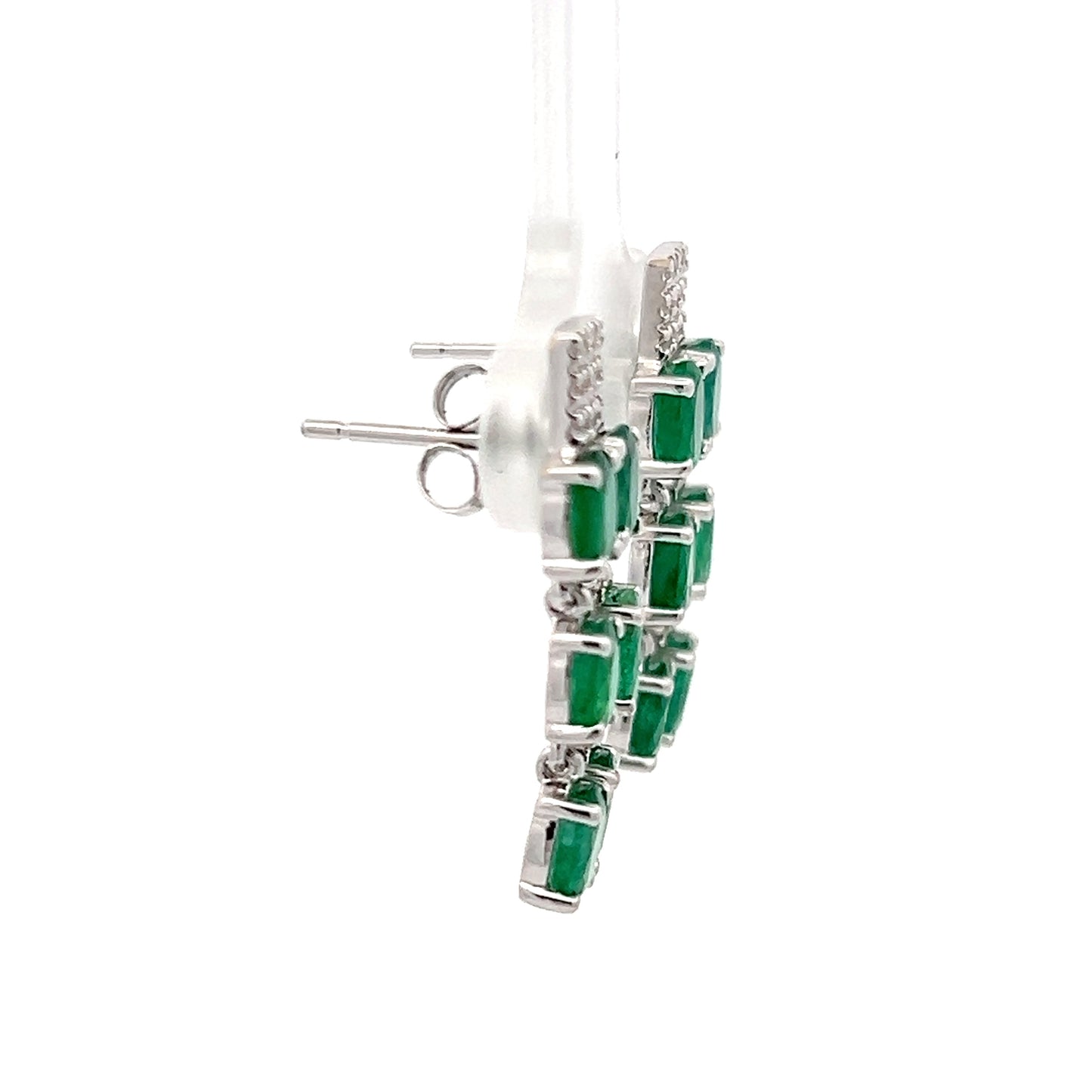 Pendientes largos de oro blanco de 18k con esmeraldas ovales y diamantes naturales