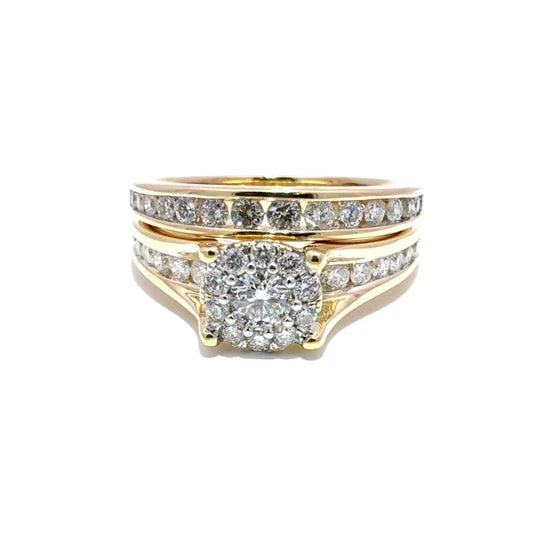 Anillo de oro amarillo de 10K con diseño de mariposa y circonita cúbica