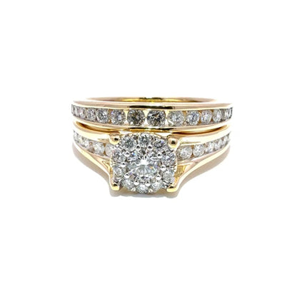 Anillo de oro amarillo de 10K con diseño de mariposa y circonita cúbica