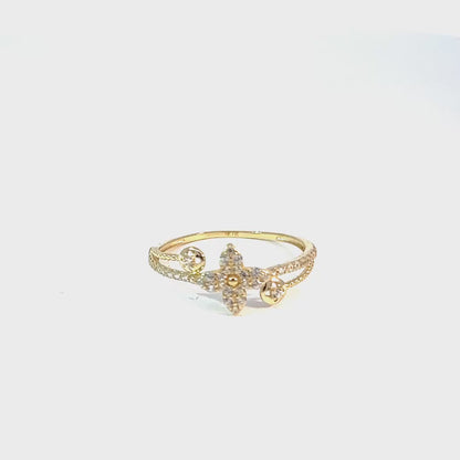 Anillo floral exclusivo en oro amarillo de 10K con circonitas cúbicas