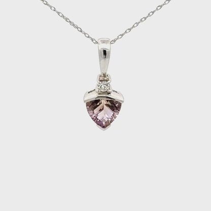 Elegant pendant with Trilliant Amethyst in 14K white gold